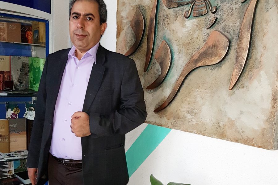 بابک سلامتی، مدیرمسوول و سردبیر هفته‌نامه امرداد در گفت‌و‌گو با ره‌آورد مهر: بایسته است شاهنامه‌خوانی به خانه‌های مردم راه یابد